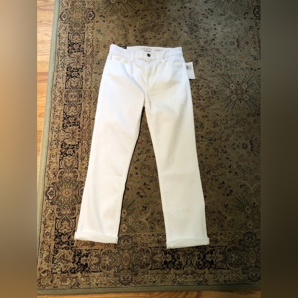 NWT jen7 Plus size! 7 for all Mankind  Straight Crop & Roll White Jeans Size 18!
